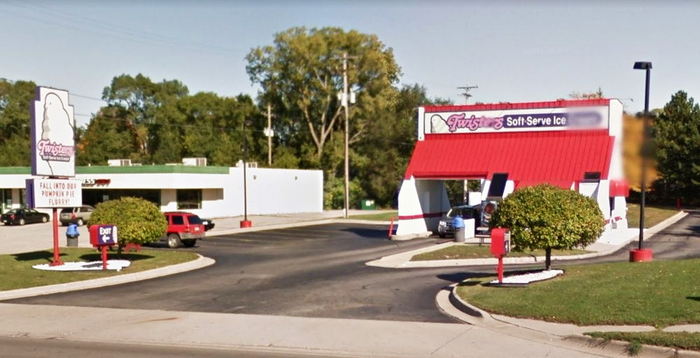 Hot n Now Hamburgers - Lansing - 327 S Waverly Rd (newer photo)